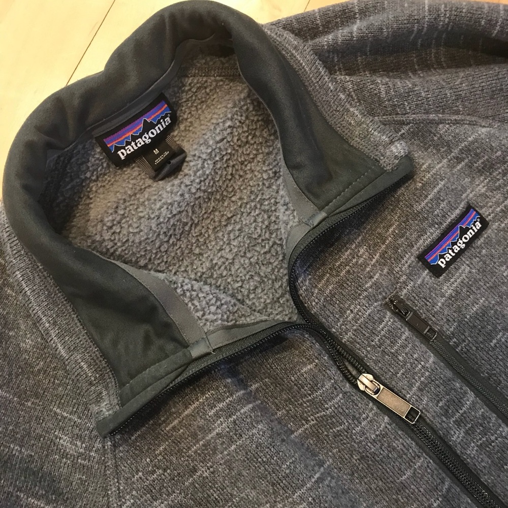 Patagonia quarter zip pull over. Men medium. Gray